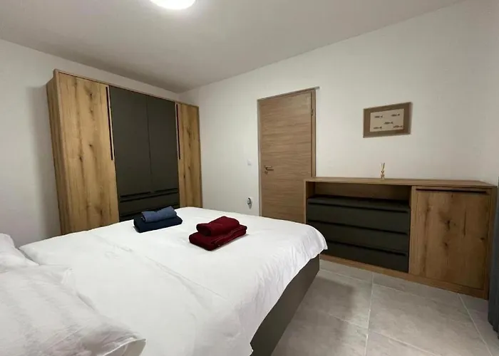 Angels Anna I Marlen *